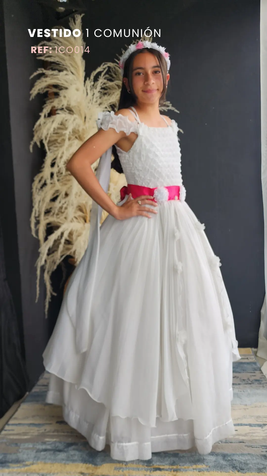 Vestido de Primera Comunión Blanco con Lazo Fucsia de Gran Tamaño