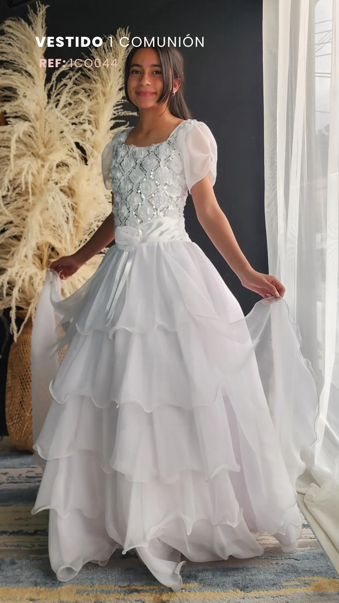 Vestido de Primera Comunión Blanco con Cuerpo en Encaje y Manga Abullonada