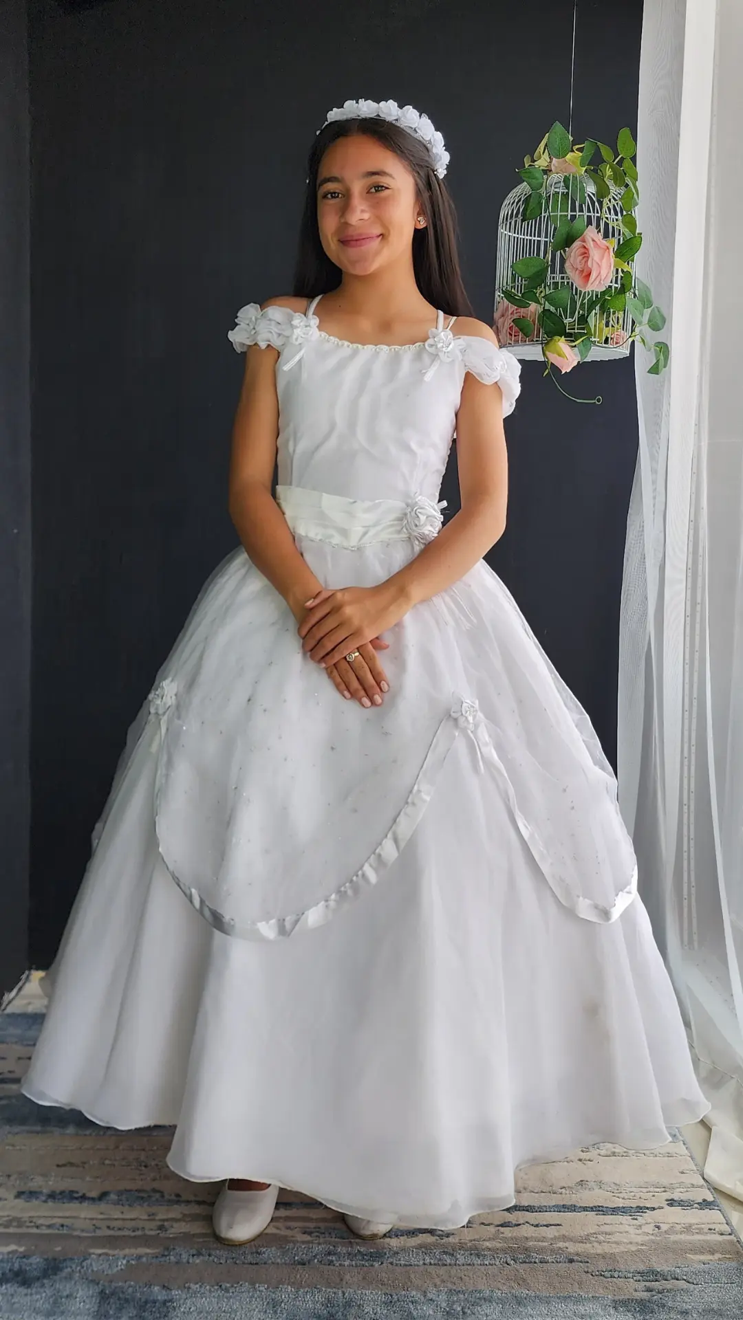 Vestido de Primera Comunión Blanco con Flores en los Hombros