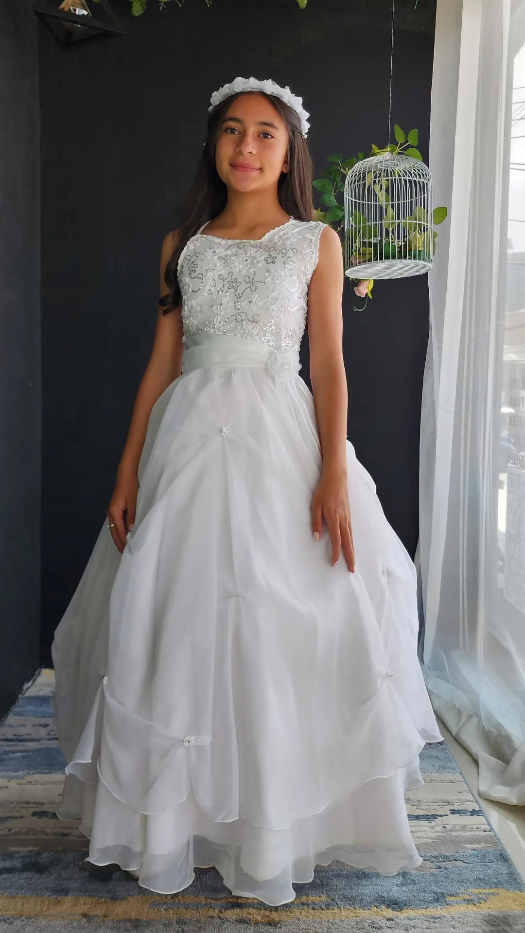 Vestido de Primera Comunión Blanco con Cuerpo en Encaje Sin Mangas