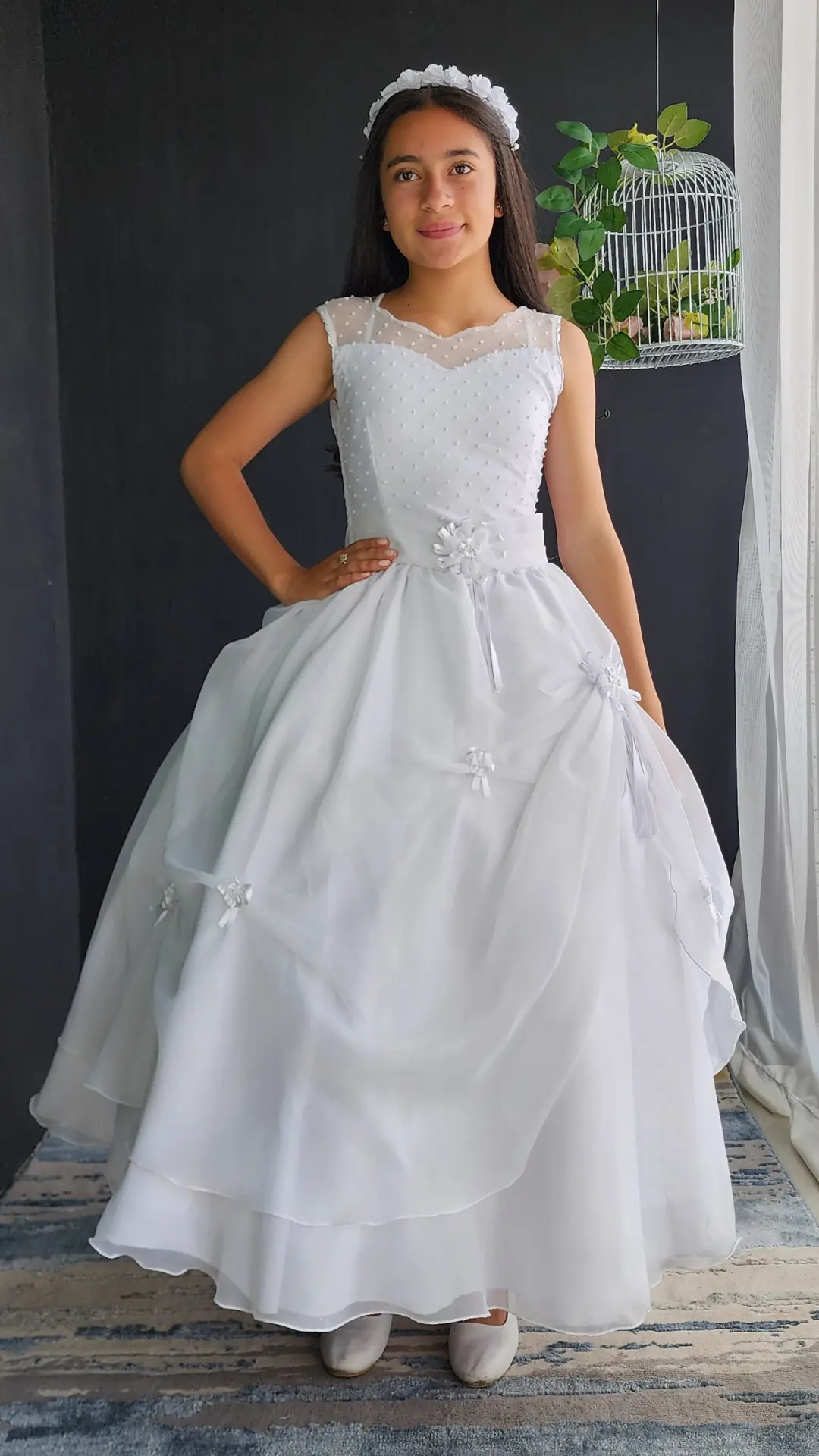 Vestido de Primera Comunión Blanco con Escote Ilusión en Encaje