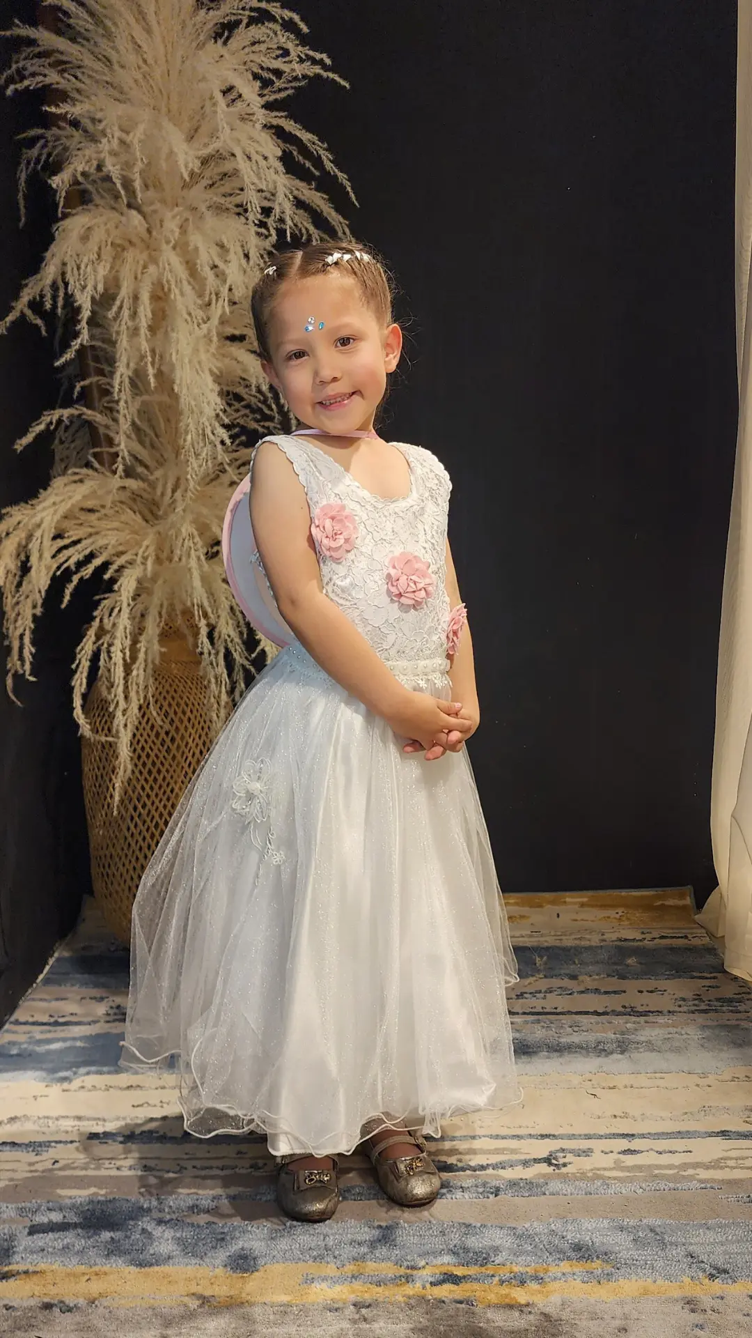 Vestido de Primera Comunión Blanco con Apliques Florales Rosados
