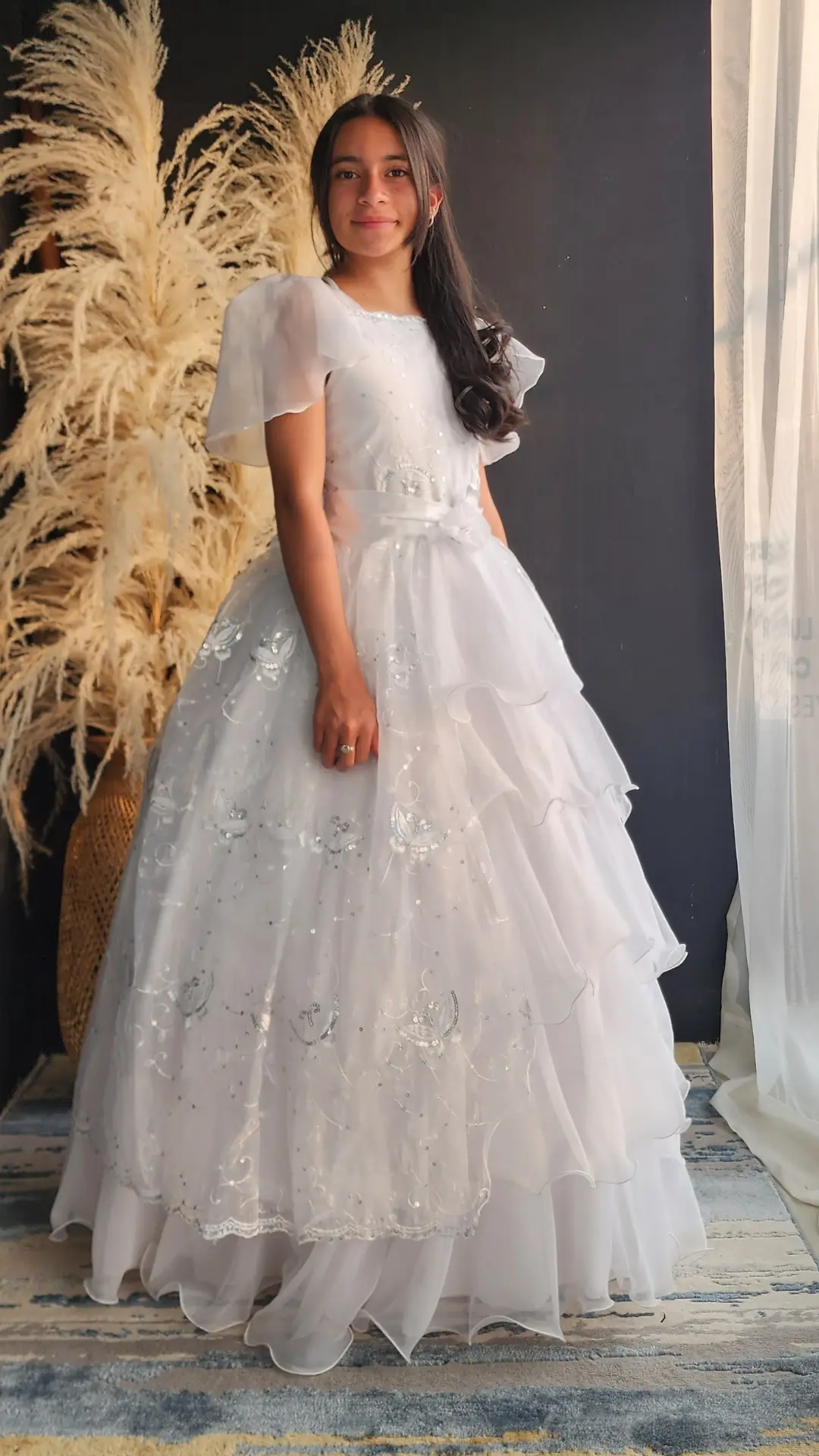 Vestido de Primera Comunión Blanco con Bordado con Brillo en la Falda