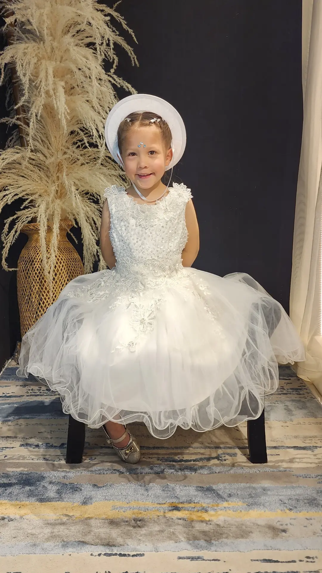 Vestido de Niña Blanco con Falda Larga de Tul