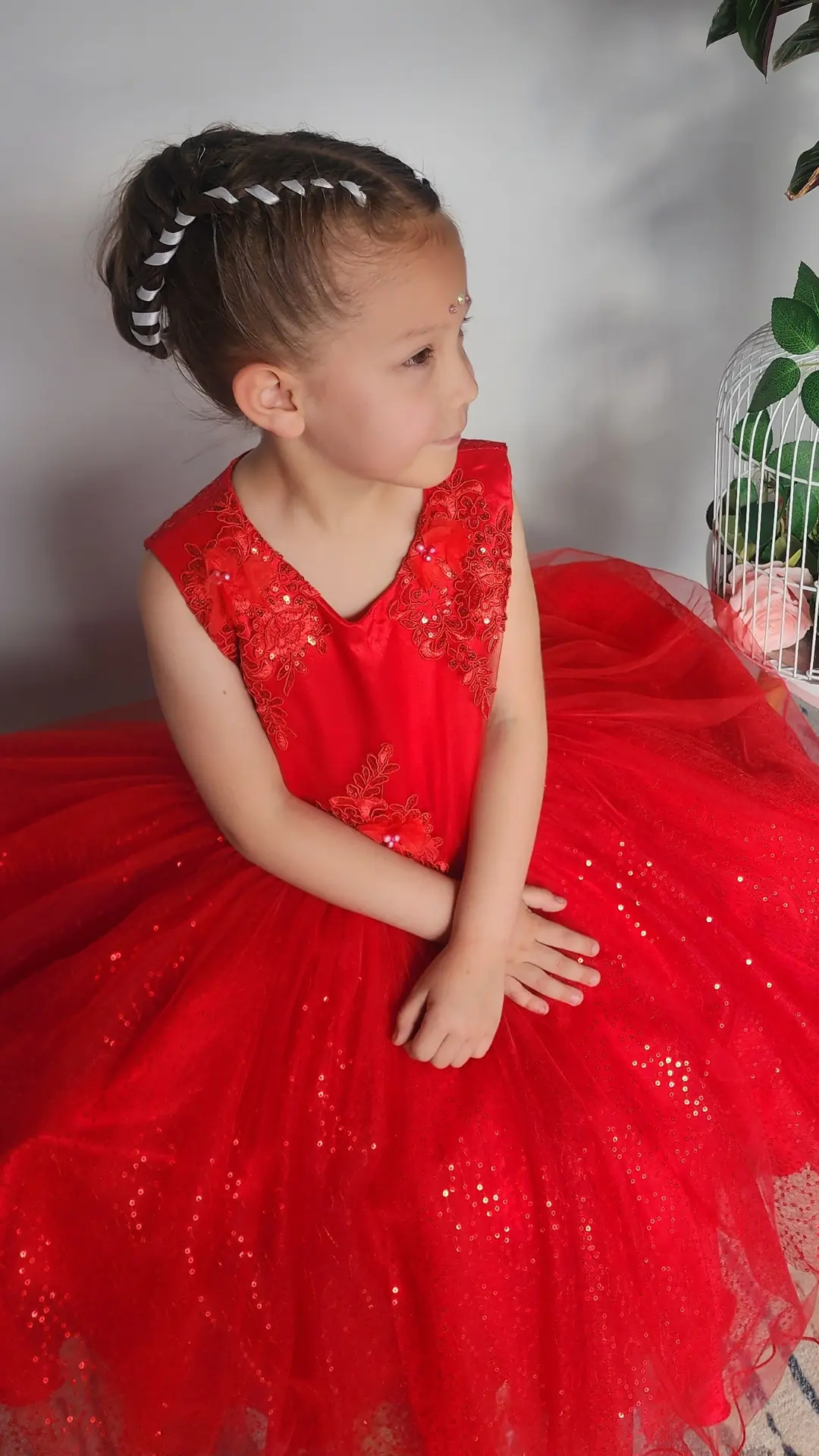 Vestido de Niña Rojo con Cuerpo en Encaje con Brillo