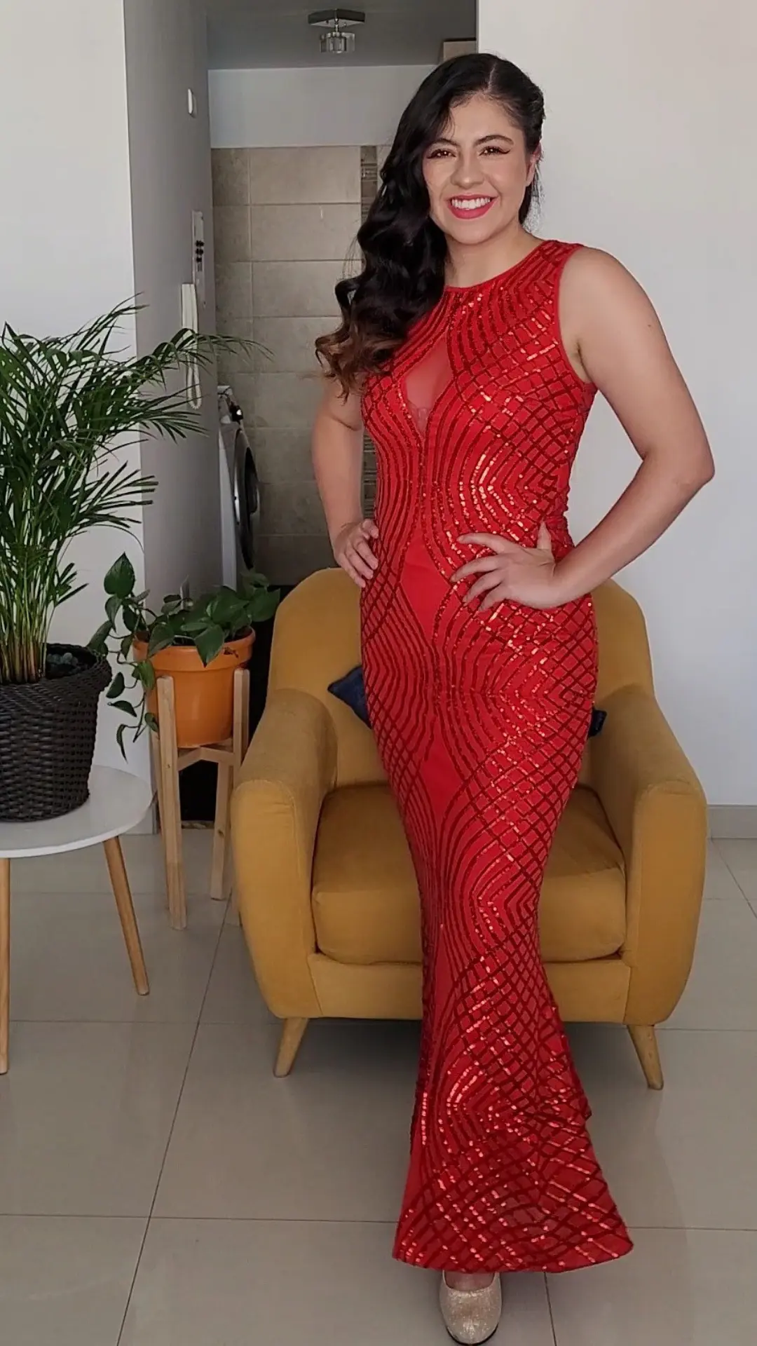 Vestido Rojo con Lentejuelas en Diseño Geométrico