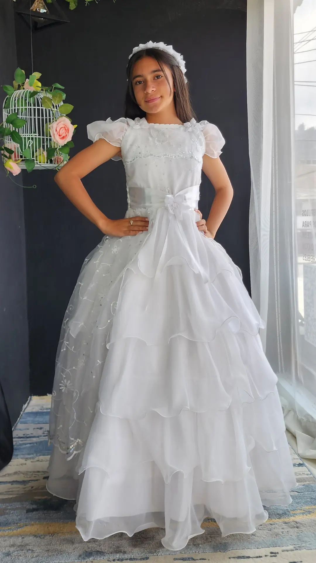 Vestido de Primera Comunión Blanco con Capas de Organza con Brillo